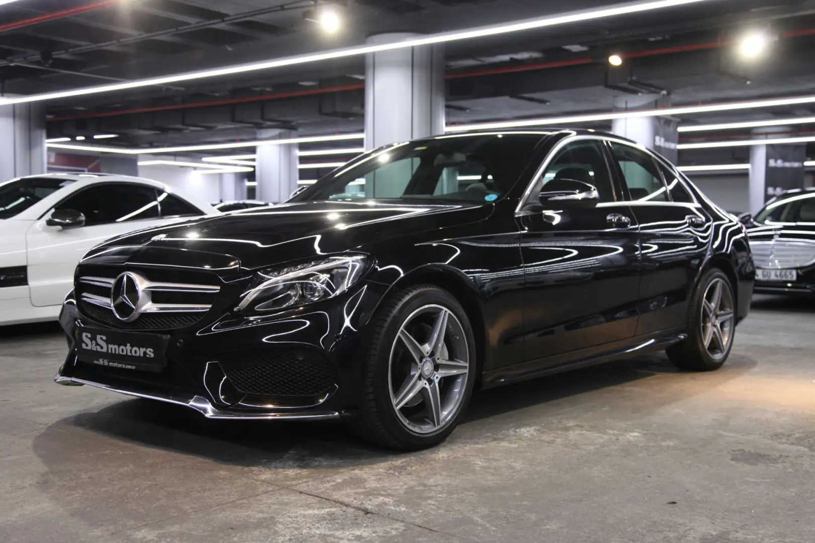 Mercedes-Benz  C 180 AMG 9G-Tronic 4