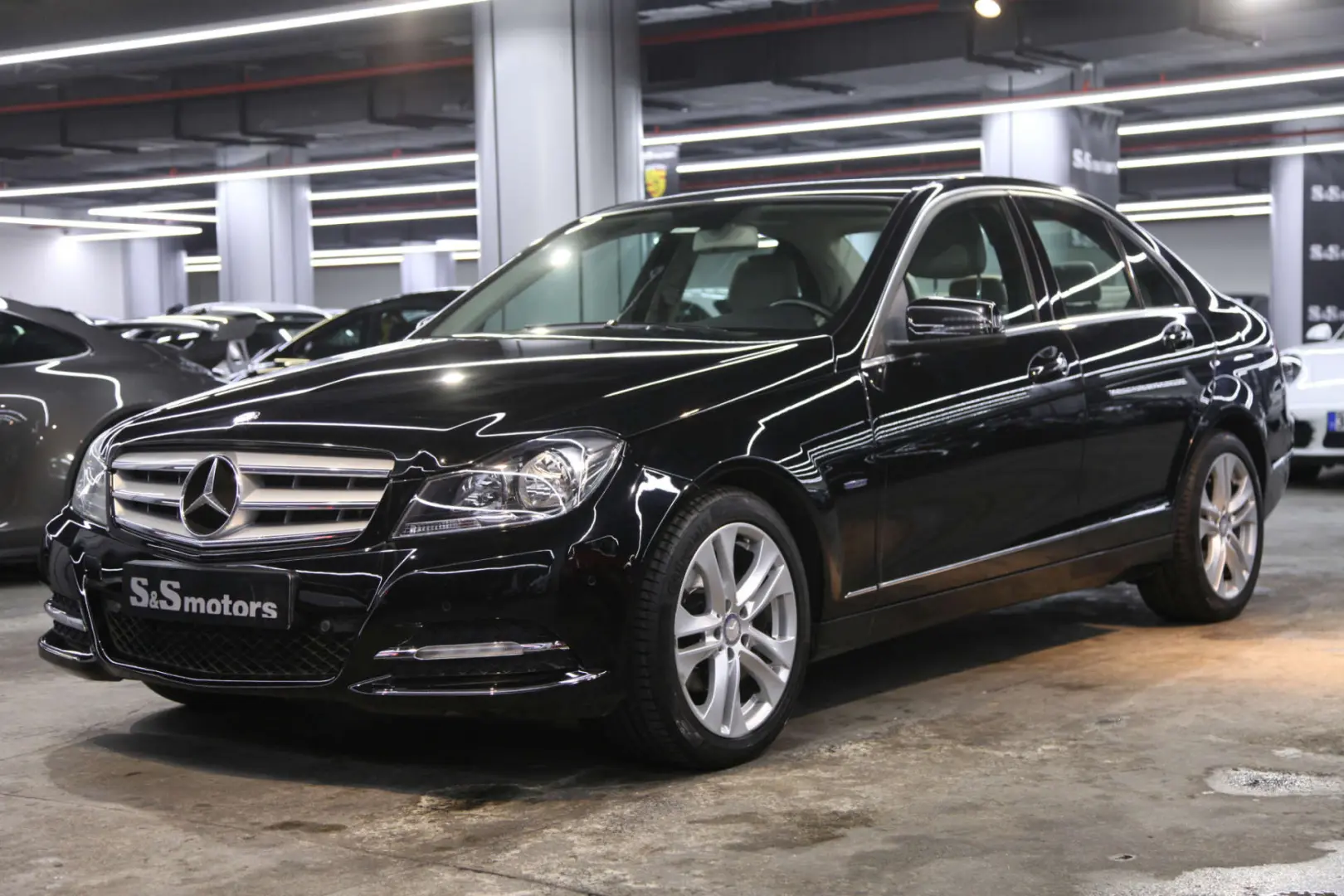 Mercedes-Benz  C 180 Avantgarde 6