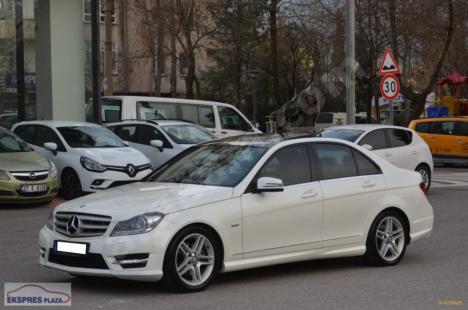 Mercedes-Benz  C 180 BlueEFFICIENCY AMG 7G-Tronic 6