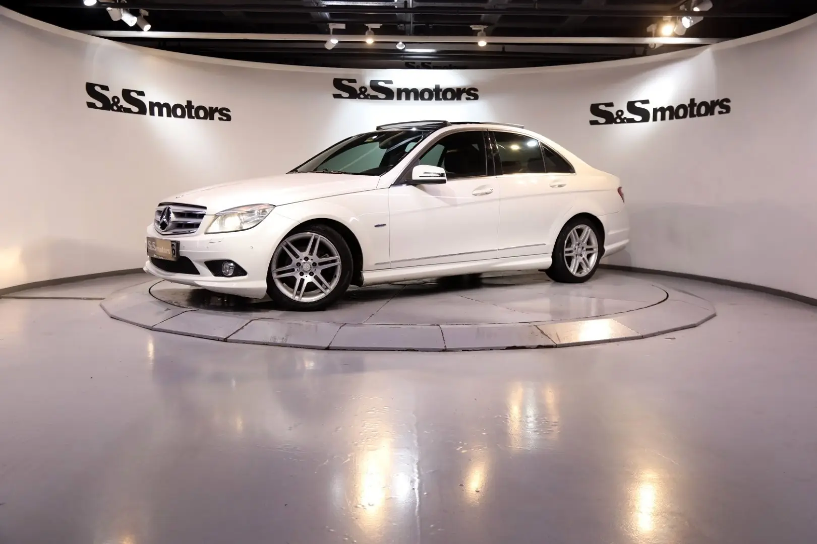 Mercedes-Benz  C 180 BlueEFFICIENCY AMG Plus 7G-Tronic 7