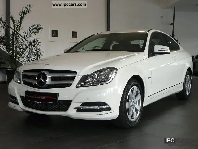 Mercedes-Benz  C 180 BlueEFFICIENCY Elegance 7G-Tronic 4