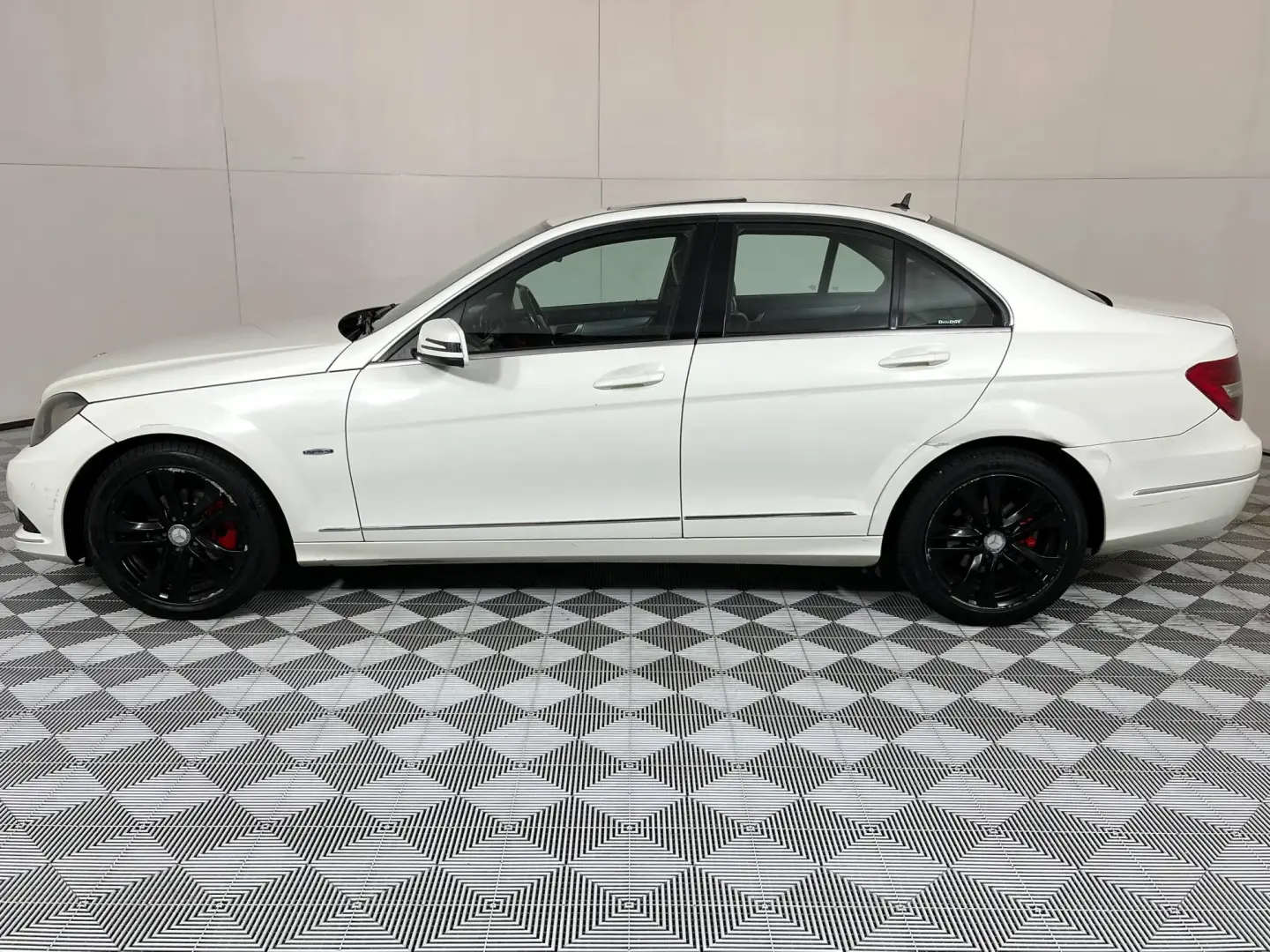 Mercedes-Benz  C 180 BlueEFFICIENCY Avantgarde 7G-Tronic 4