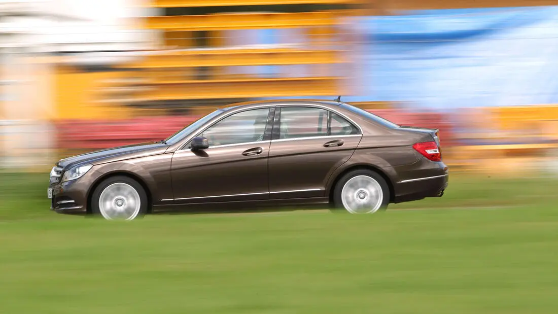 Mercedes-Benz  C 180 Kompressor BlueEFFICIENCY Elegance 7G-Tronic 0