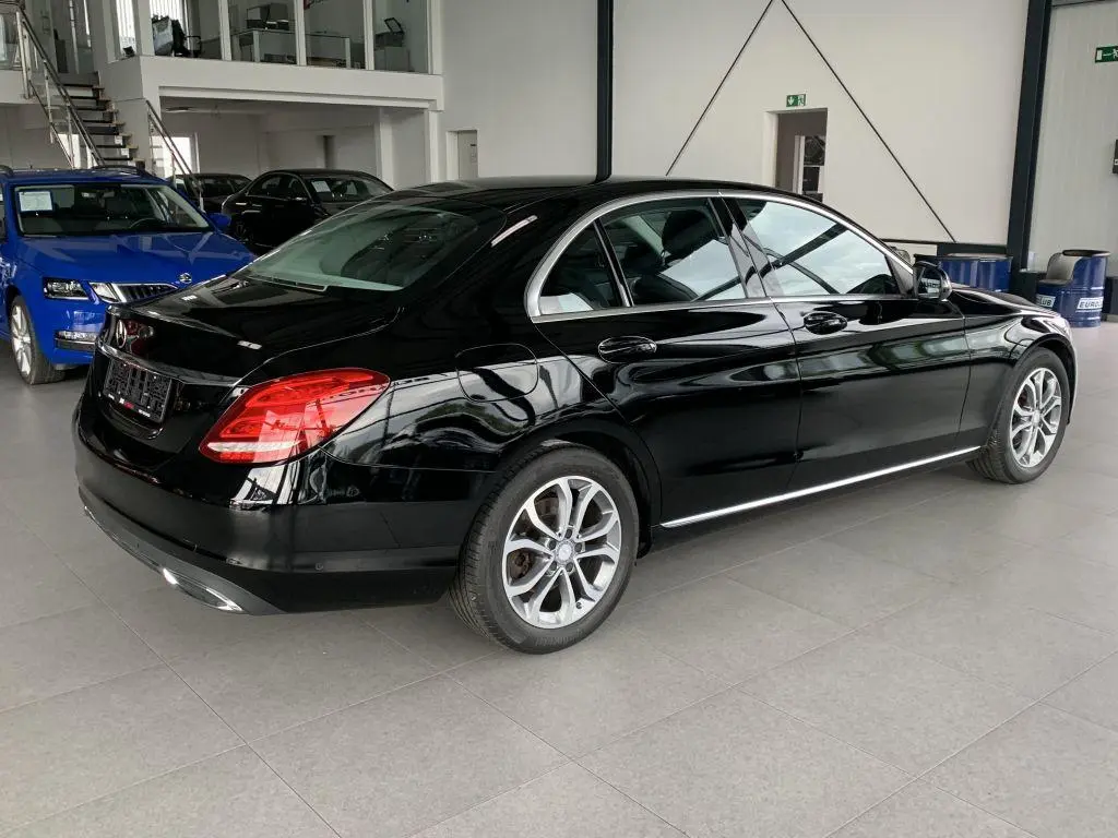 Mercedes-Benz  C 180 Comfort 9G-Tronic 3