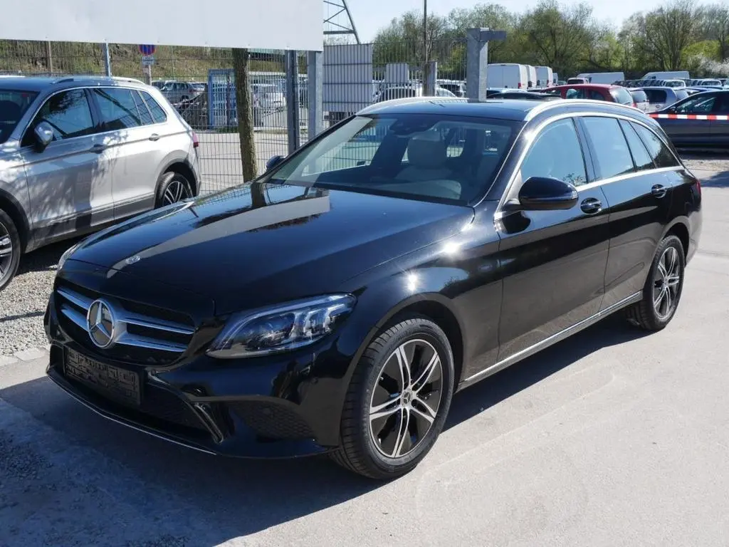 Mercedes-Benz  C 180 Comfort 9G-Tronic 4