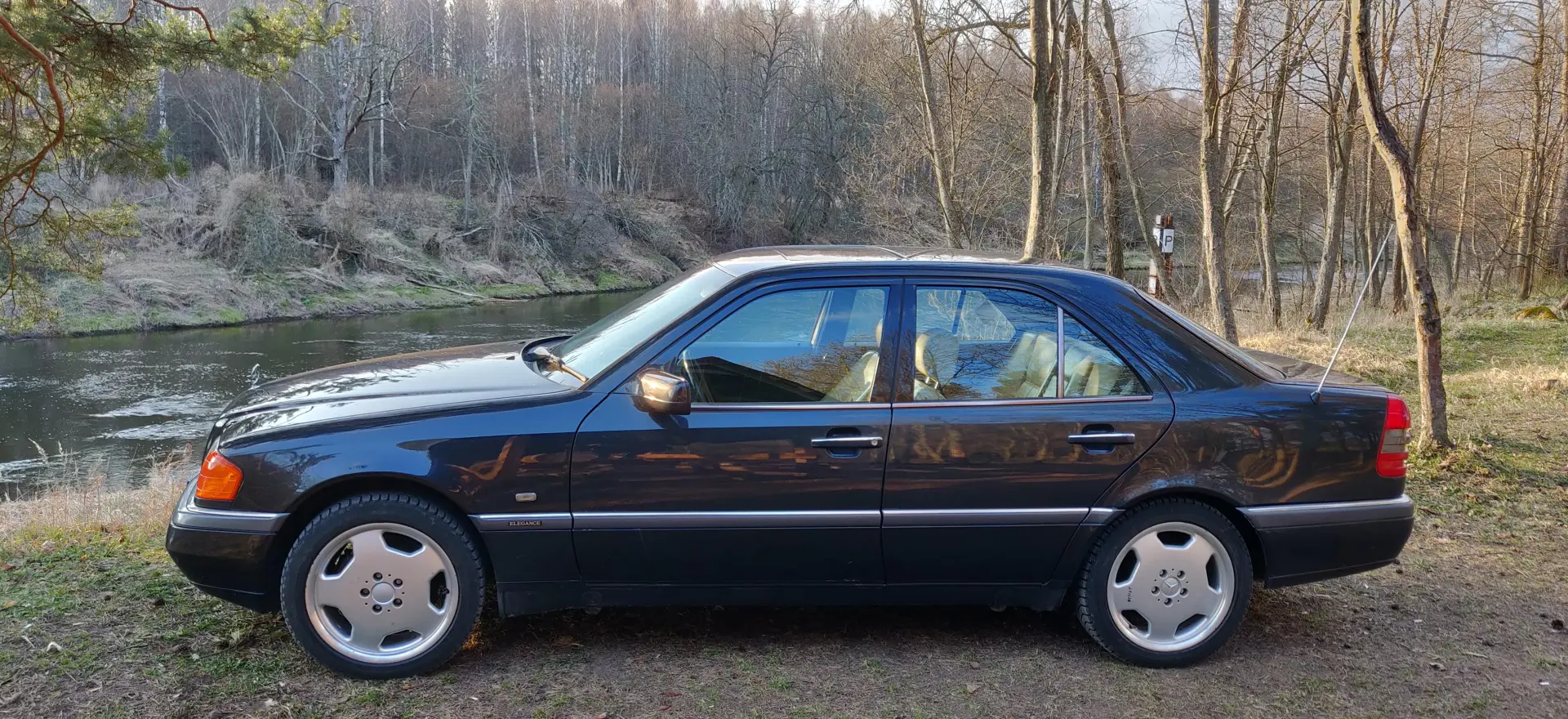 Mercedes-Benz  C 180 Elegance 0