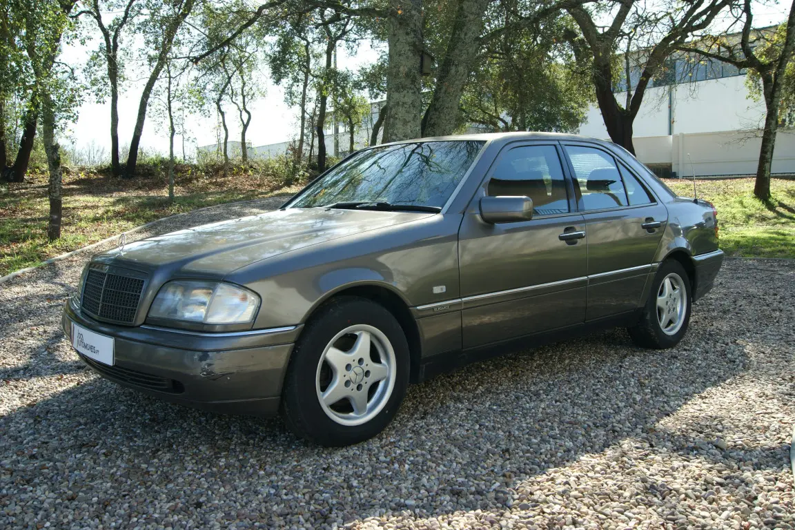Mercedes-Benz  C 180 Classic 0