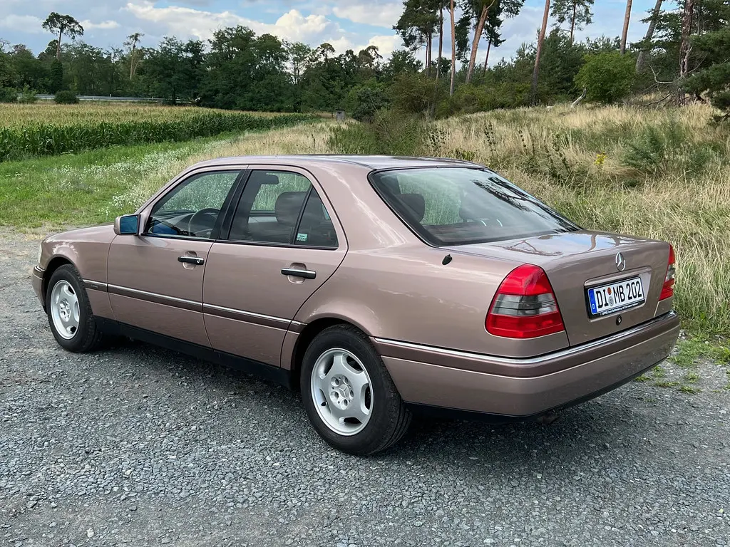 Mercedes-Benz  C 180 Sport 1