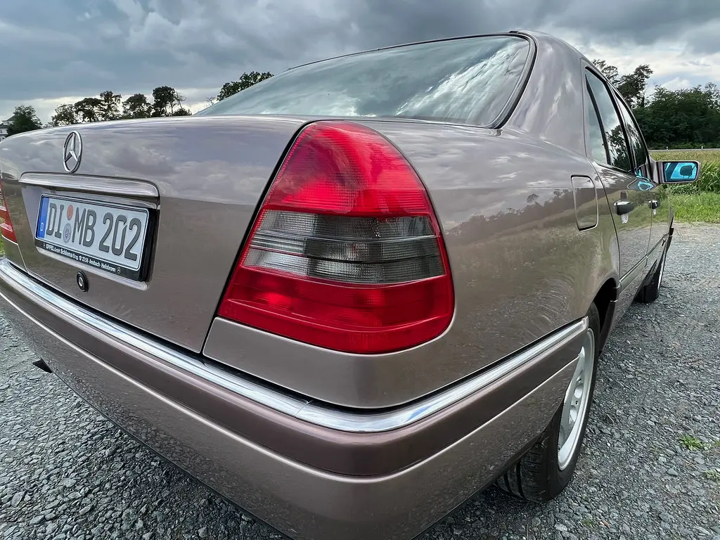 Mercedes-Benz  C 180 Classic 5