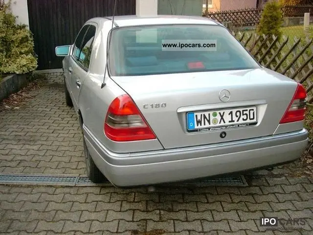 Mercedes-Benz  C 180 Elegance 2