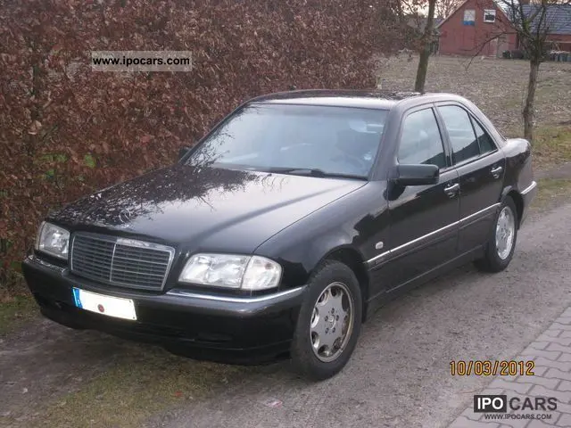 Mercedes-Benz  C 180 Elegance 1