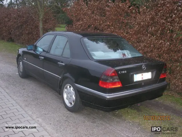 Mercedes-Benz  C 180 Elegance 2