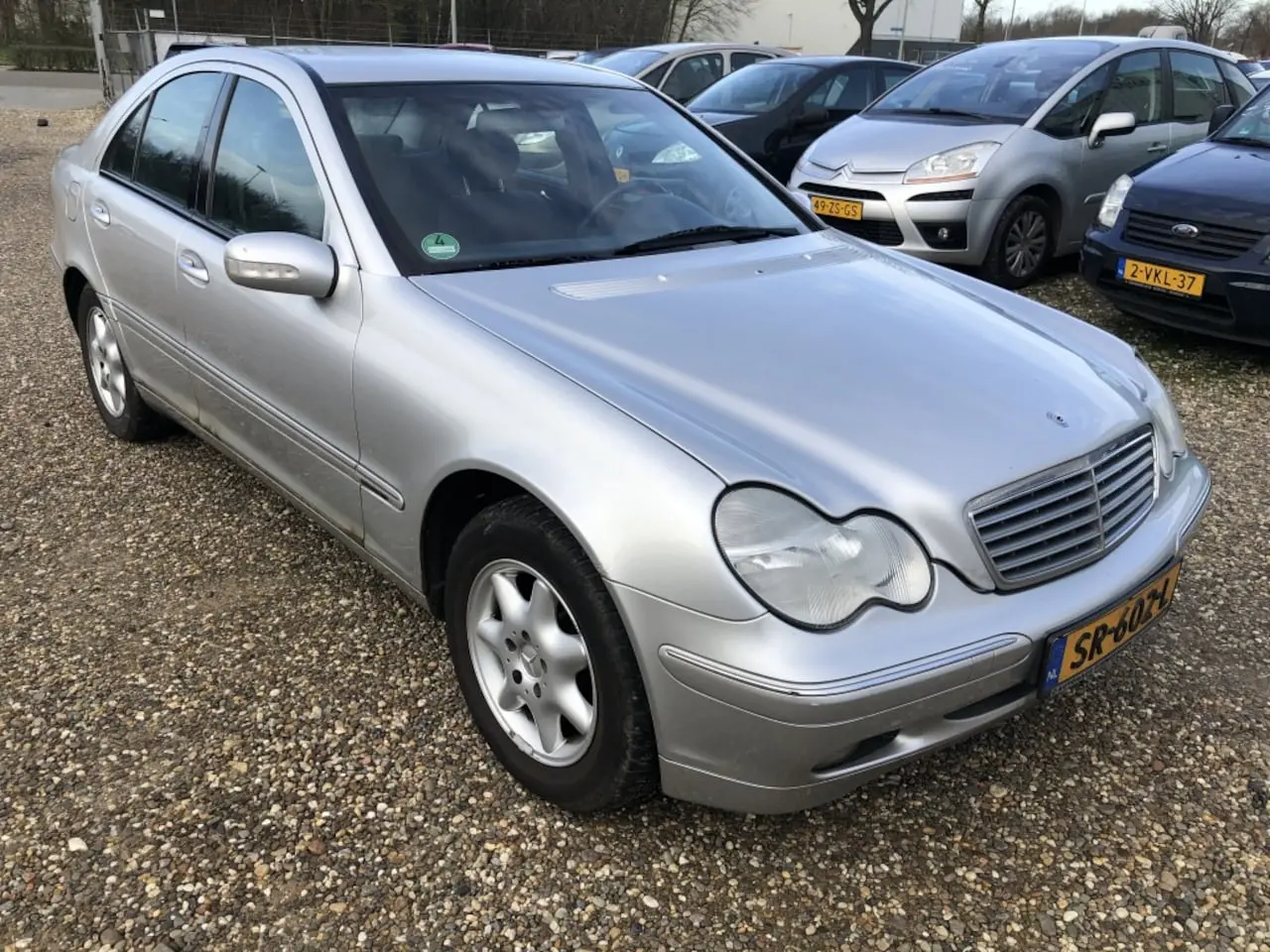 Mercedes-Benz  C 180 Elegance 3