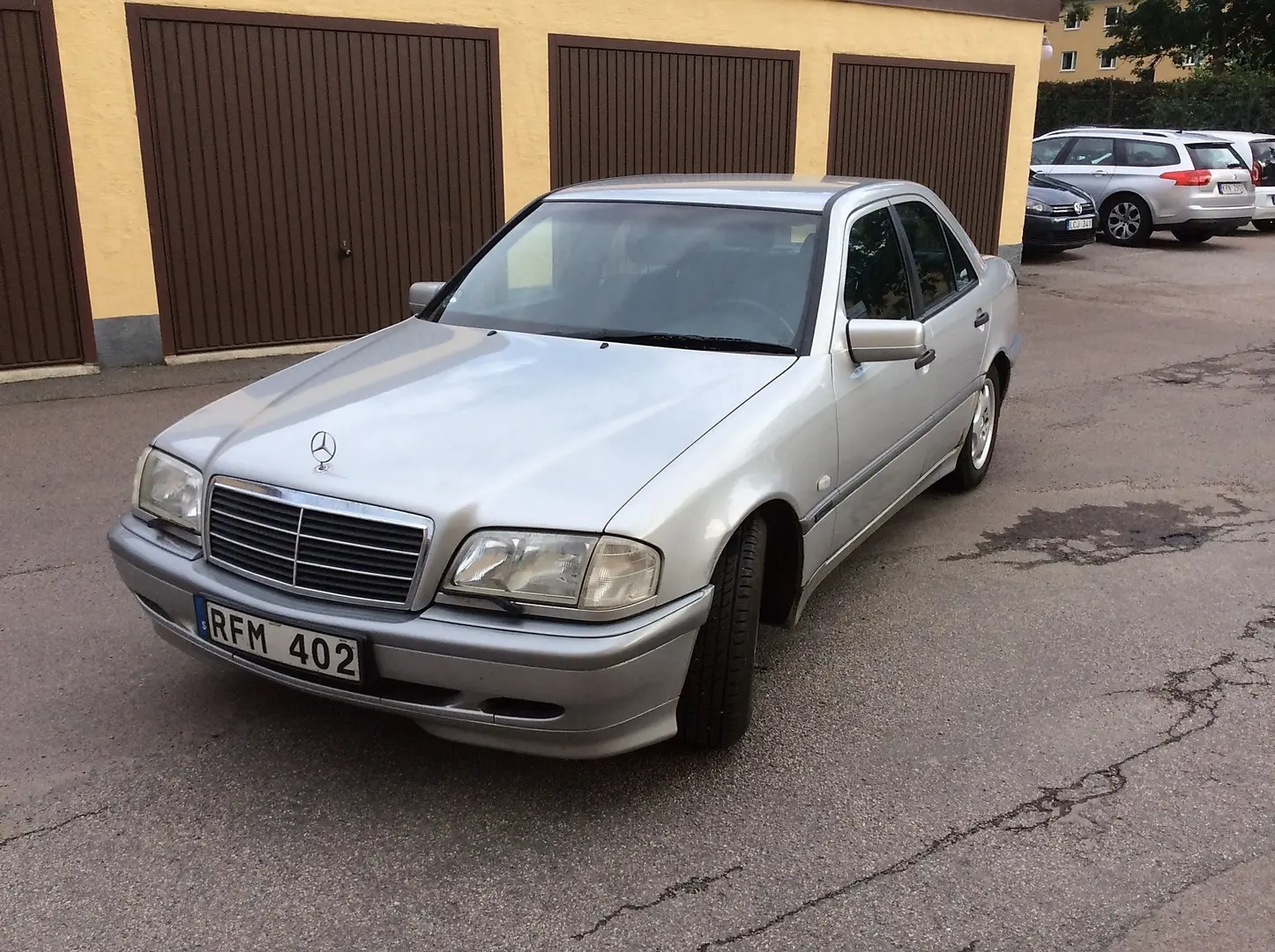 Mercedes-Benz  C 180 Elegance 7