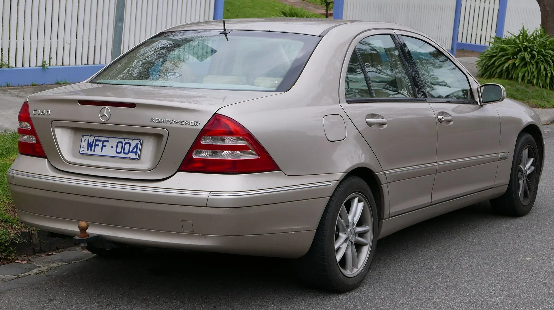 Mercedes-Benz  C 180 Kompressor Elegance 6