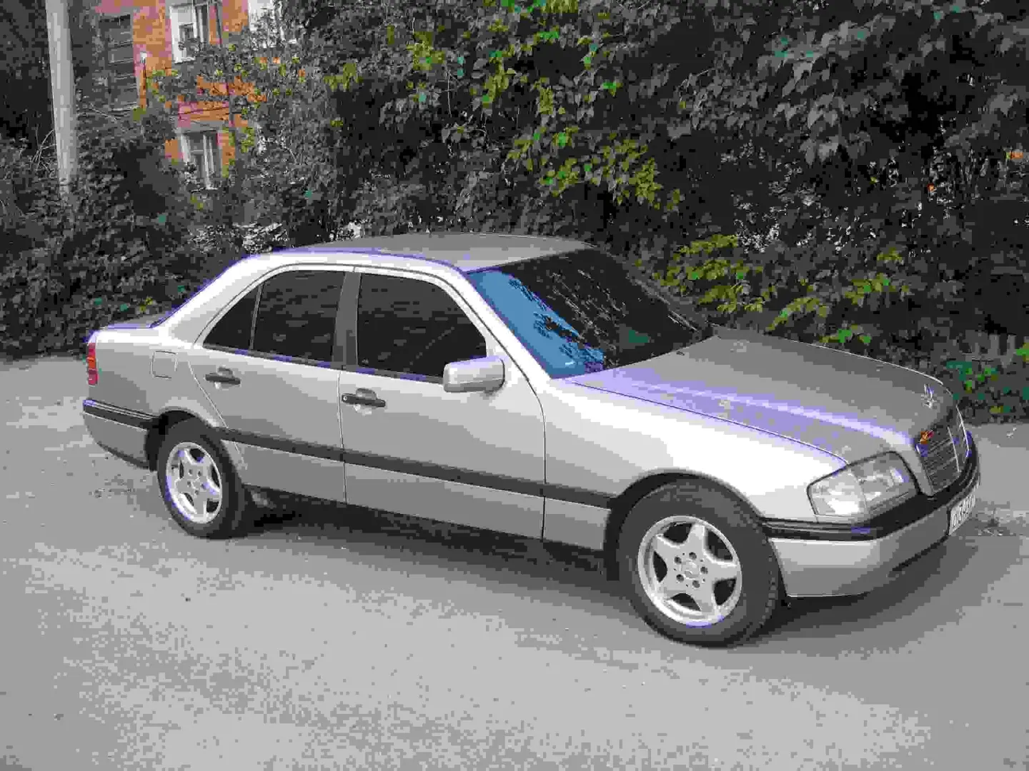 Mercedes-Benz  C 180 Classic 1