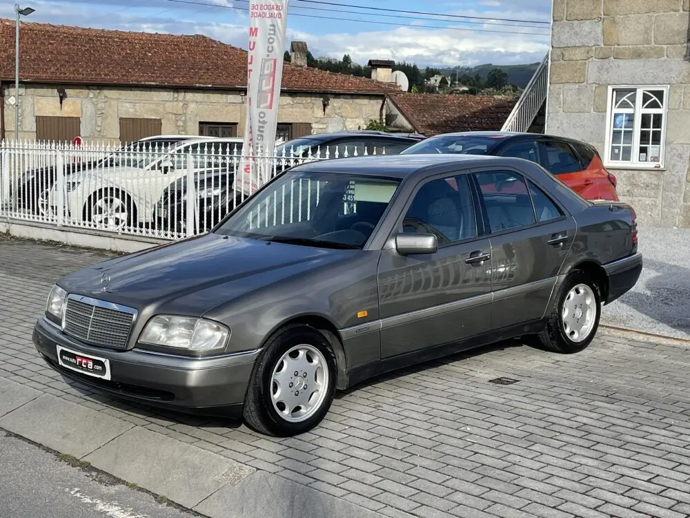 Mercedes-Benz  C 180 Classic 4