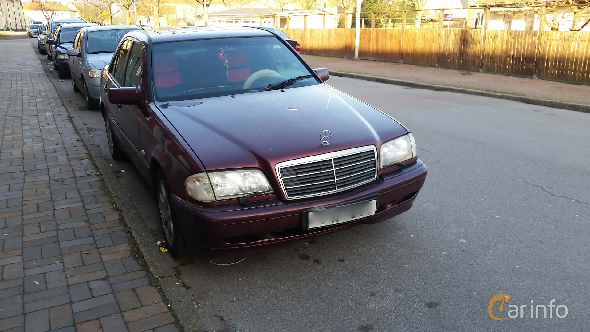 Mercedes-Benz  C 180 Elegance 4