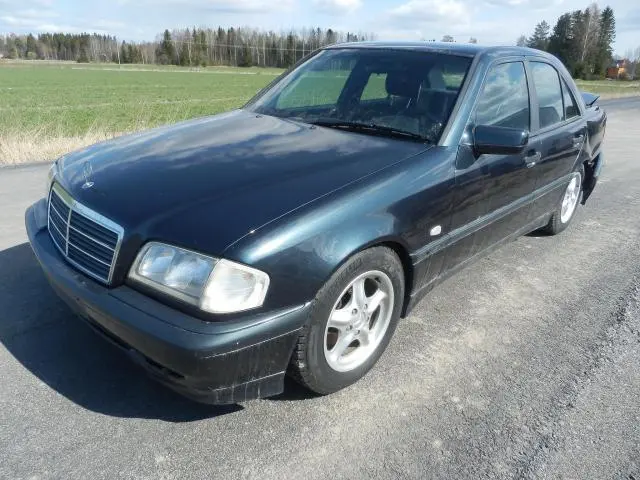 Mercedes-Benz  C 180 Sport 6