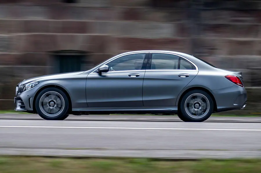 Mercedes-Benz  C 200 4Matic AMG 9G-Tronic 5