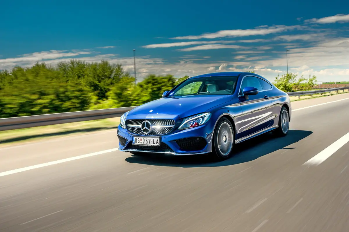Mercedes-Benz  C 200 7G-Tronic 1