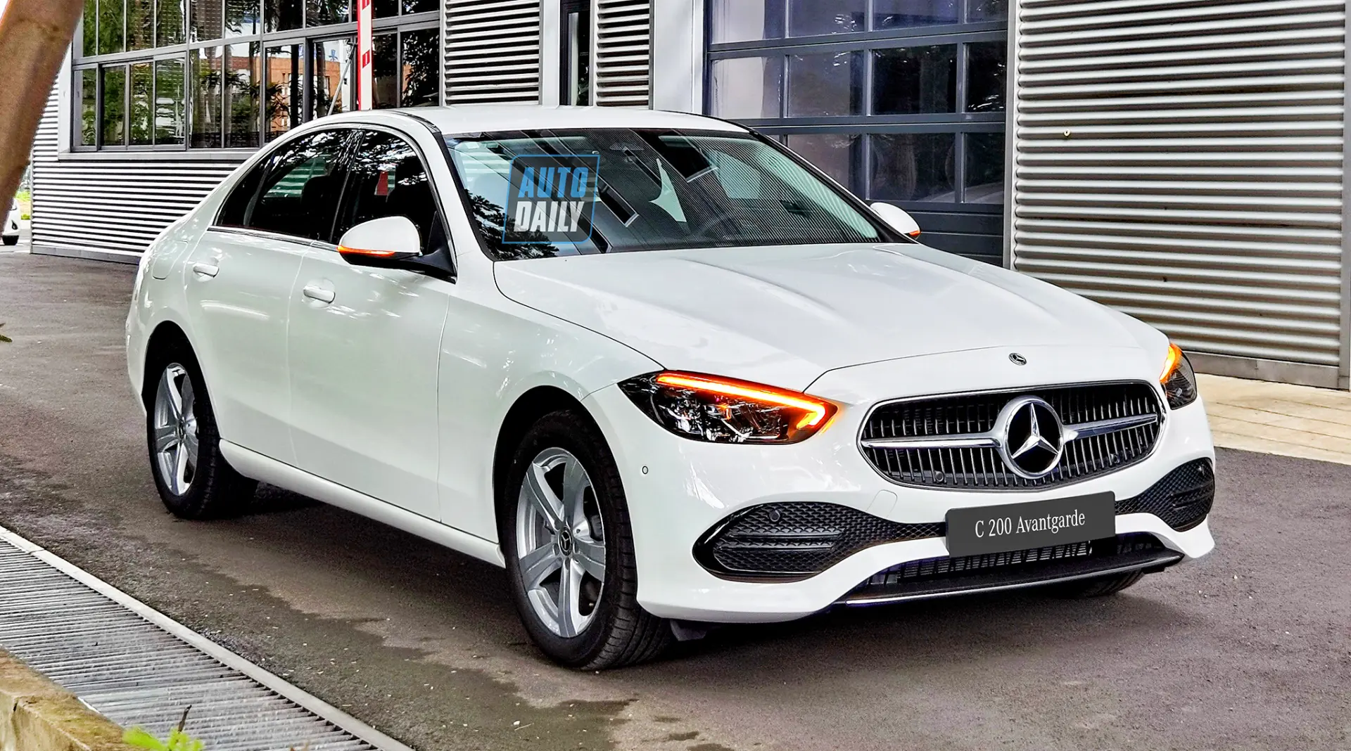 Mercedes-Benz  C 200 Avantgarde 4 Matic 1