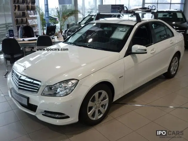 Mercedes-Benz  C 200 BlueEFFICIENCY Avantgarde 7G-Tronic 1