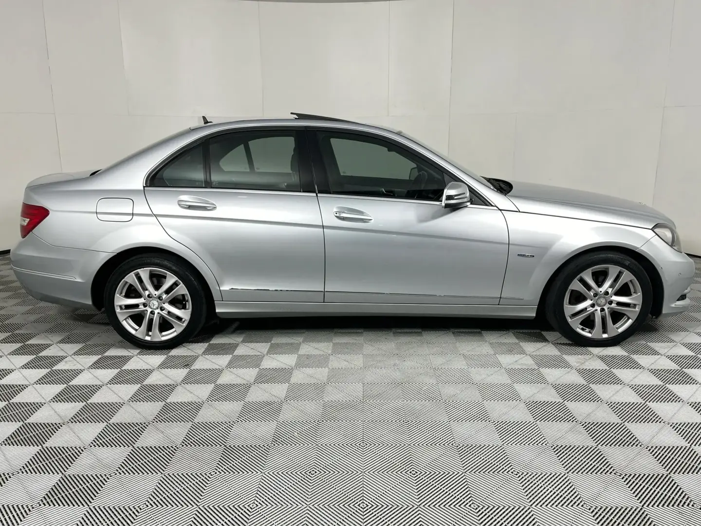 Mercedes-Benz  C 200 BlueEFFICIENCY Avantgarde 7G-Tronic 6