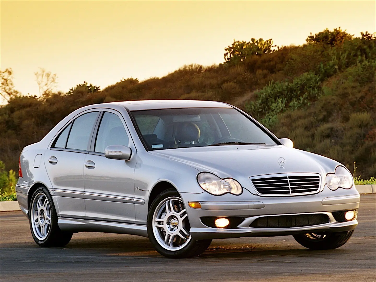 Mercedes-Benz  C 32 AMG 0