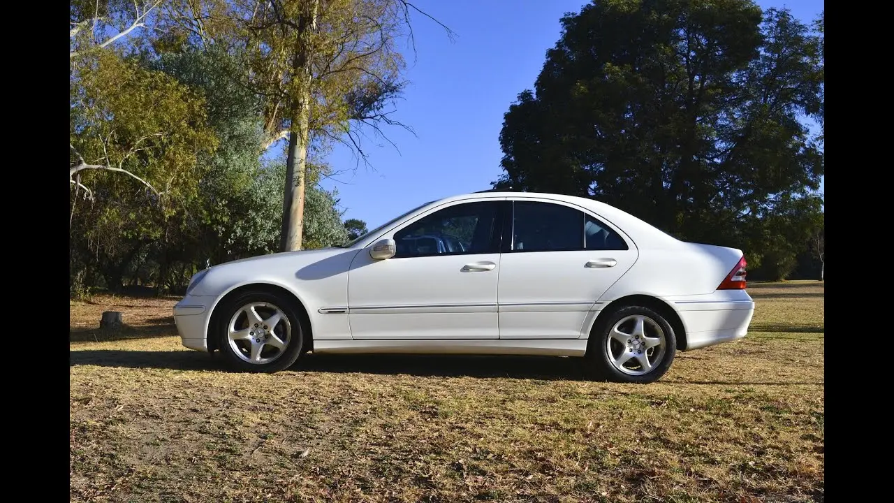 Mercedes-Benz  C 200 CDI Elegance 7