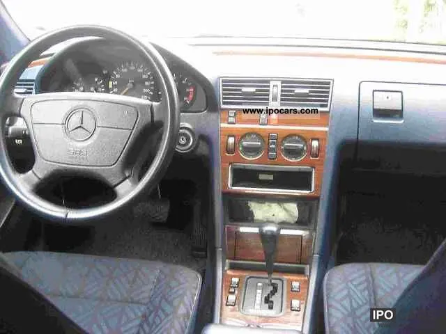 Mercedes-Benz  C 200 Classic 7