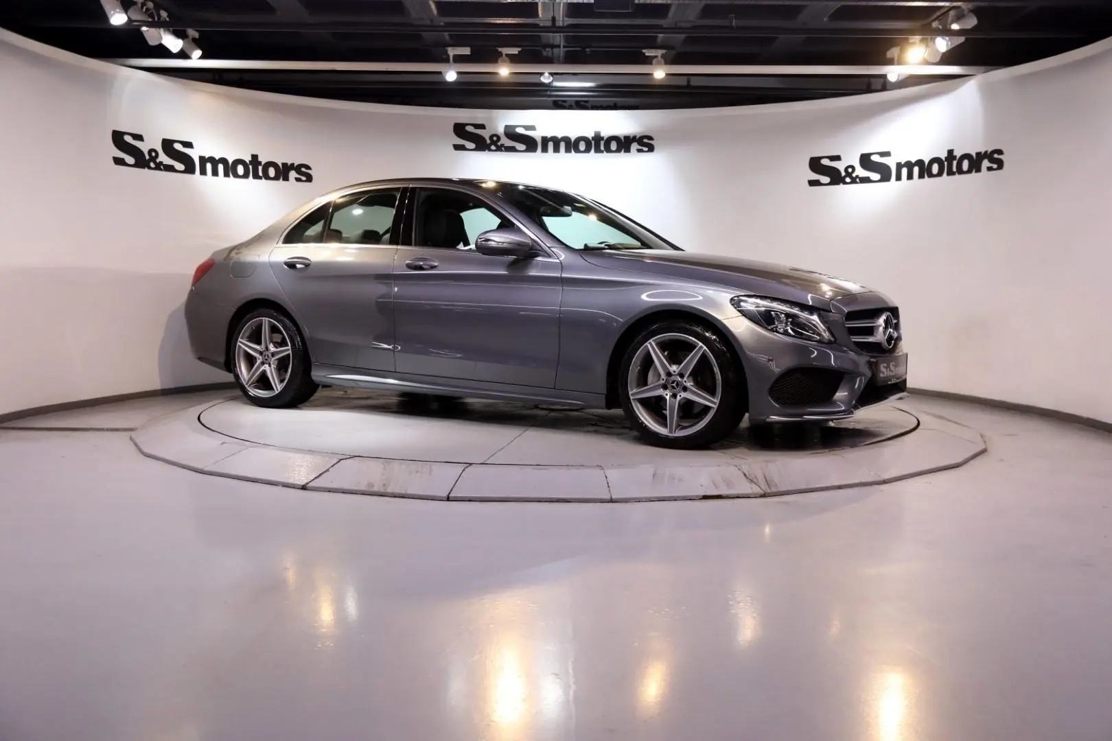 Mercedes-Benz  C 200 d BlueTEC AMG 2