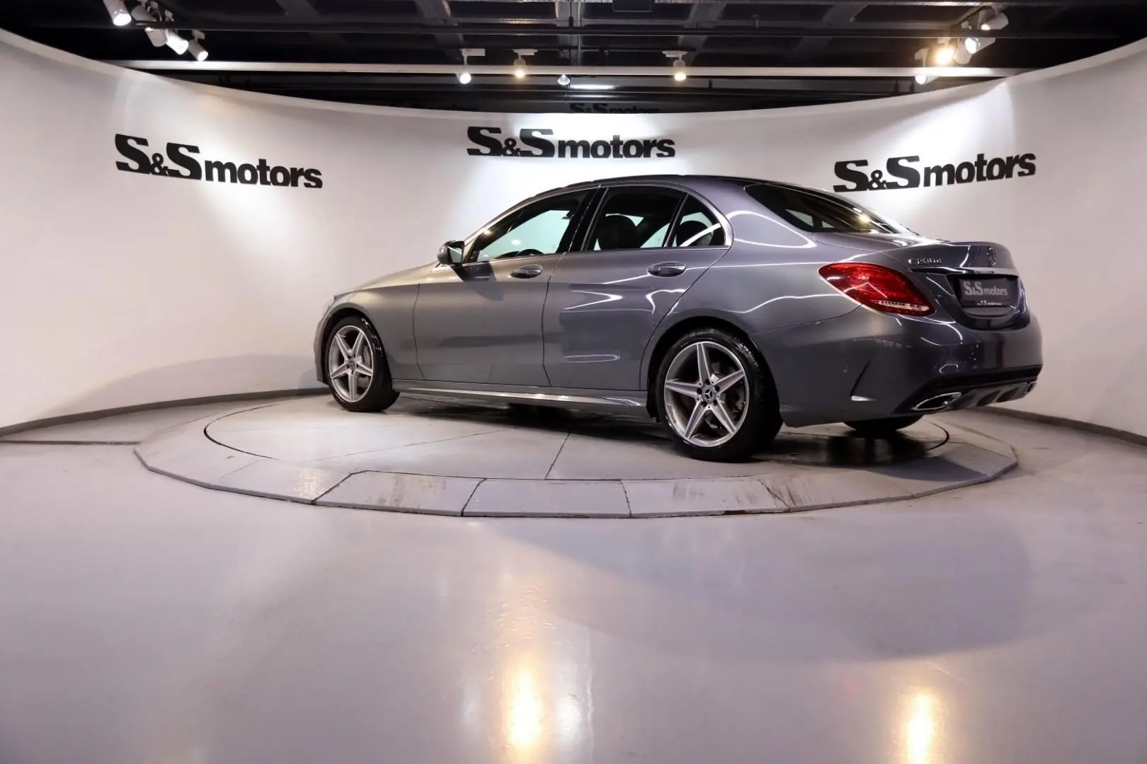 Mercedes-Benz  C 200 d BlueTEC AMG 7G-Tronic 6