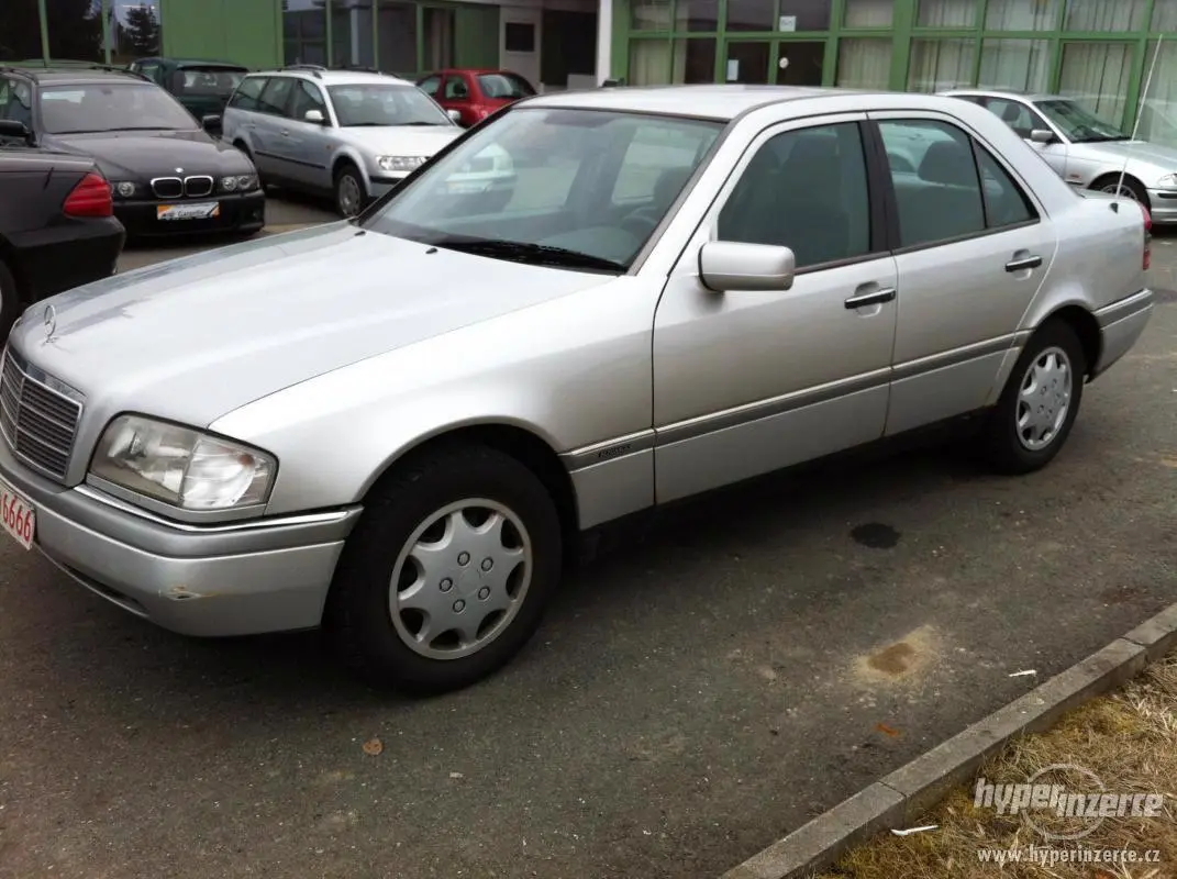 Mercedes-Benz  C 200 D Elegance 5