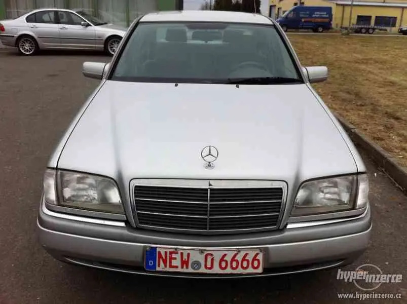 Mercedes-Benz  C 200 D Elegance 6