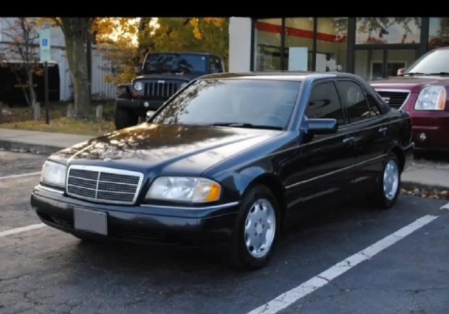 Mercedes-Benz  C 200 Elegance 1