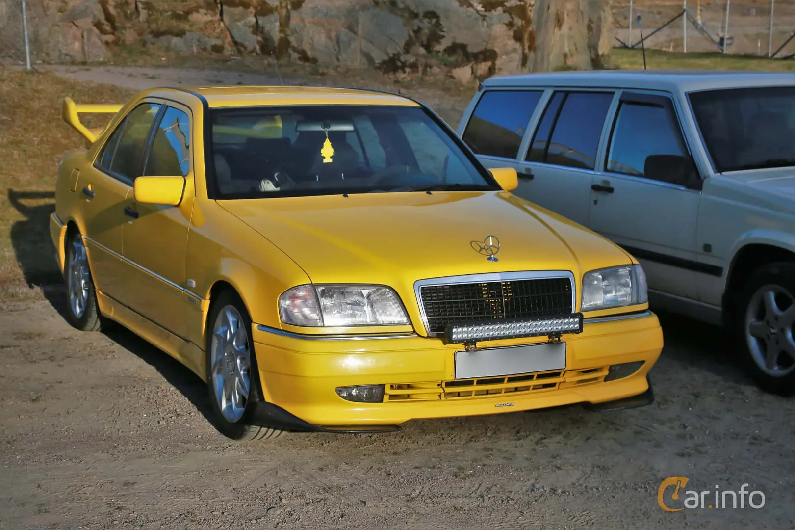 Mercedes-Benz  C 200 Elegance 3