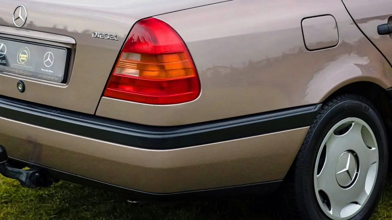 Mercedes-Benz  C 200 Elegance 4