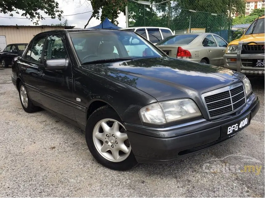 Mercedes-Benz  C 200 Elegance 6