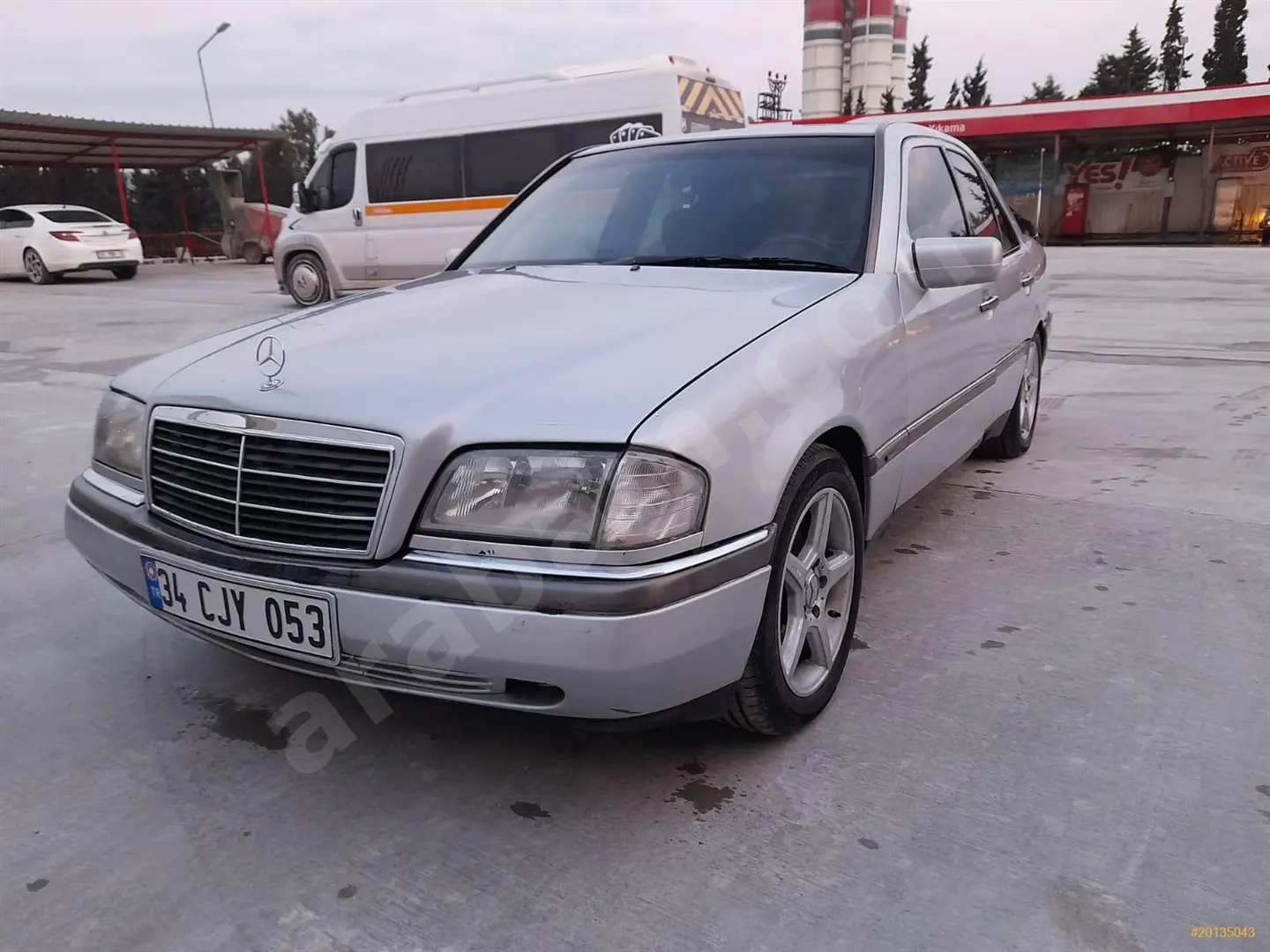 Mercedes-Benz  C 200 Elegance 4