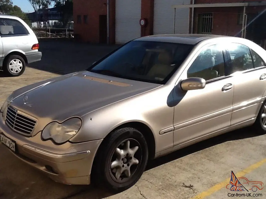 Mercedes-Benz  E 200 Kompressor Elegance 4