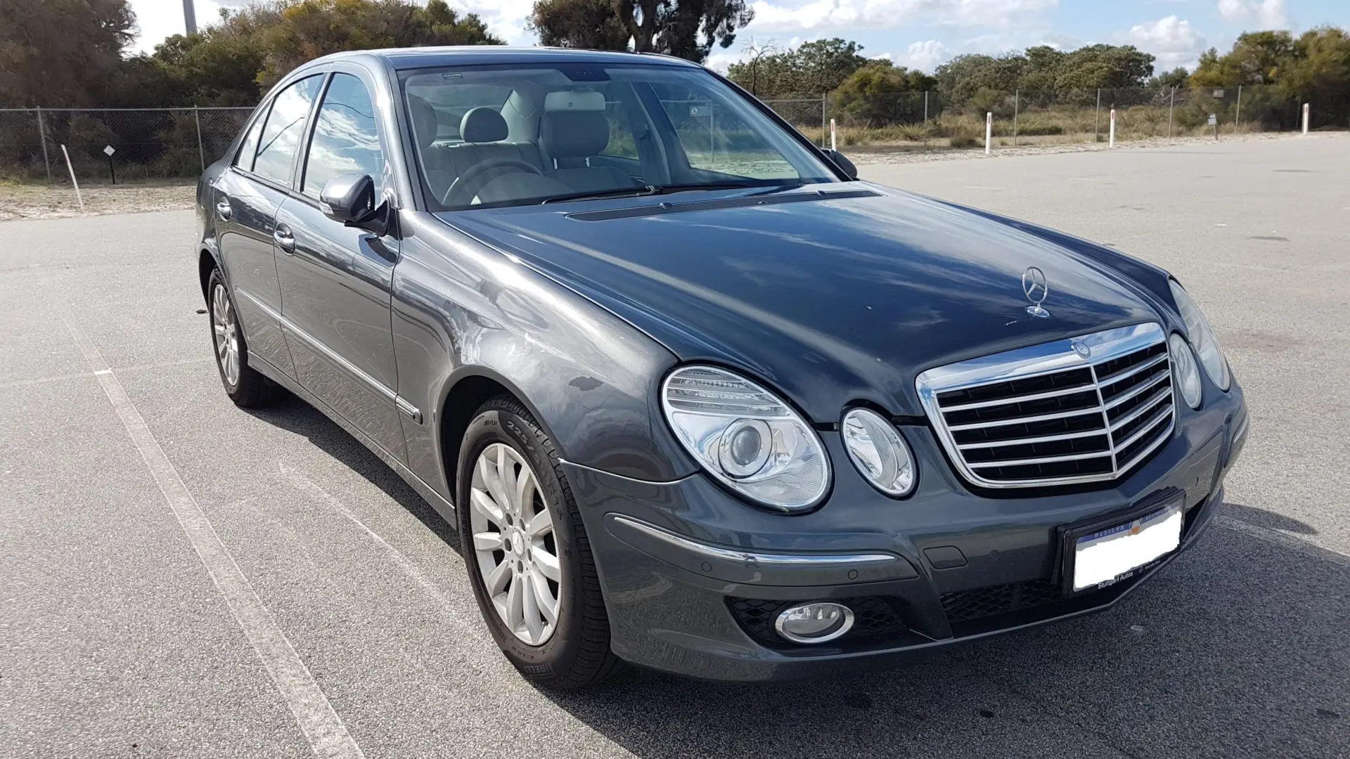 Mercedes-Benz  E 200 Kompressor Elegance 0