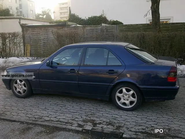 Mercedes-Benz  C 200 Sport 3