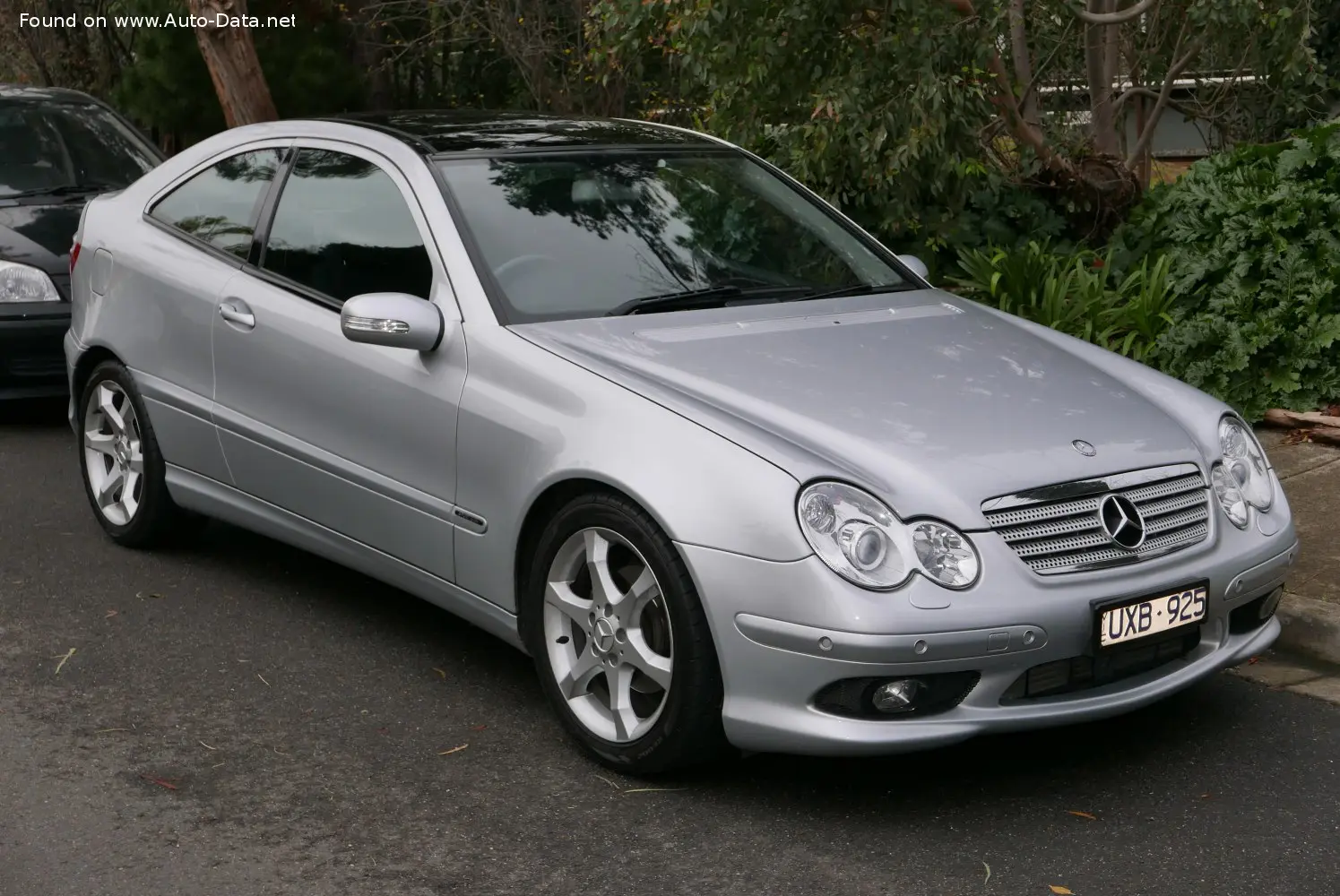 Mercedes-Benz  C 320 Elegance 0