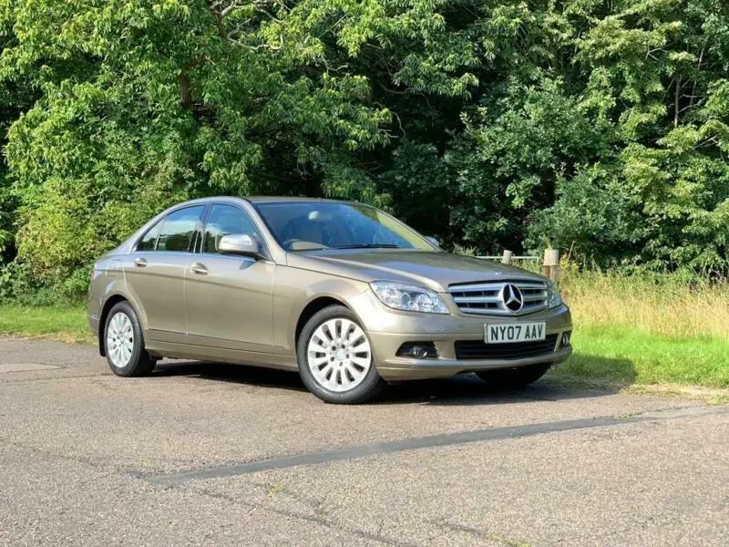 Mercedes-Benz  C 220 CDI Elegance 4