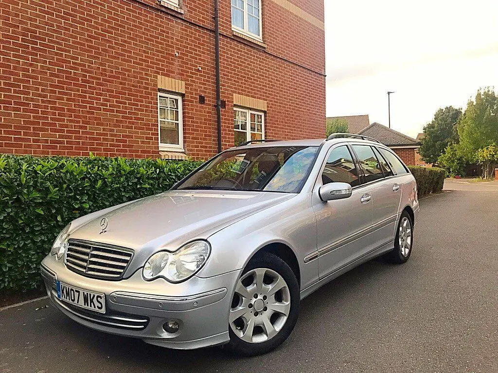 Mercedes-Benz  C 220 CDI Elegance 6