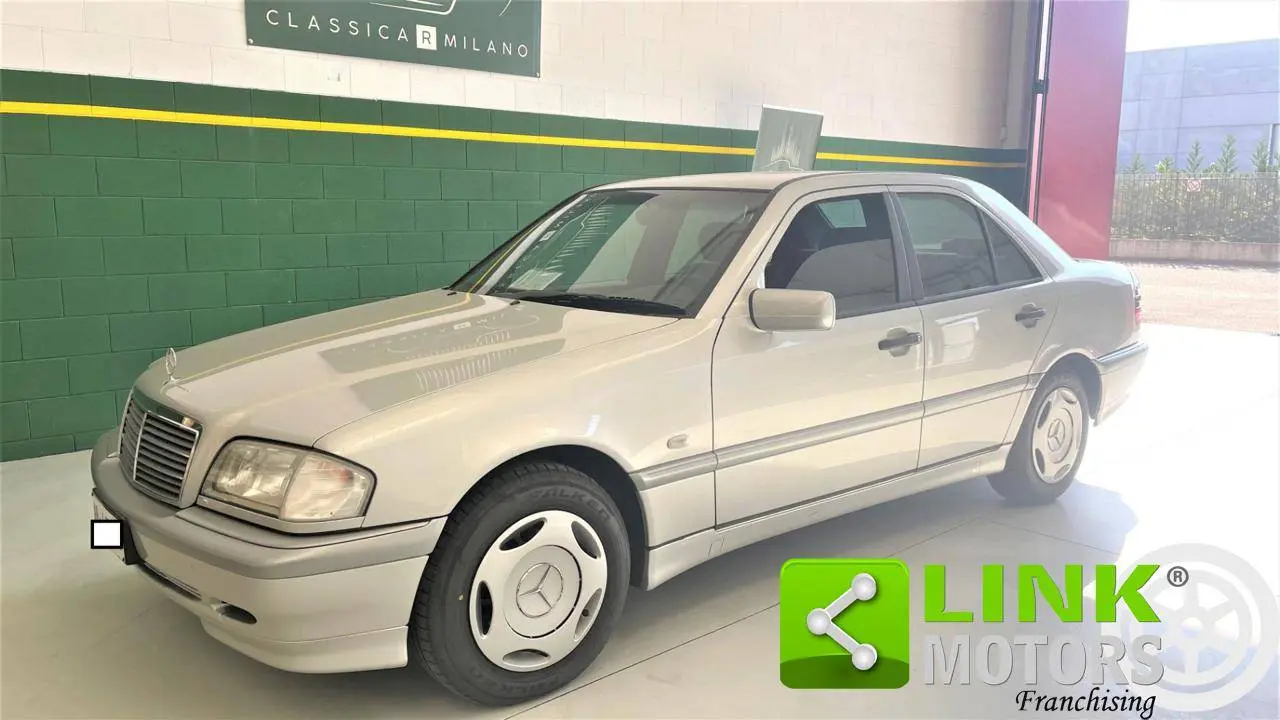 Mercedes-Benz  C 220 d Classic 0
