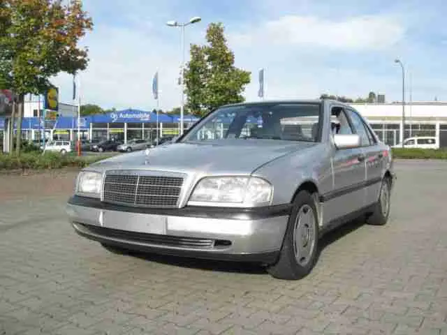 Mercedes-Benz  C 220 d Classic 5