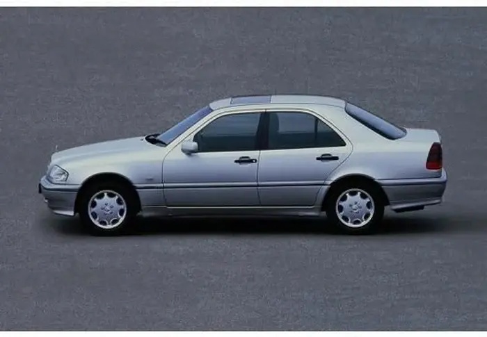 Mercedes-Benz  C 220 D Elegance 3