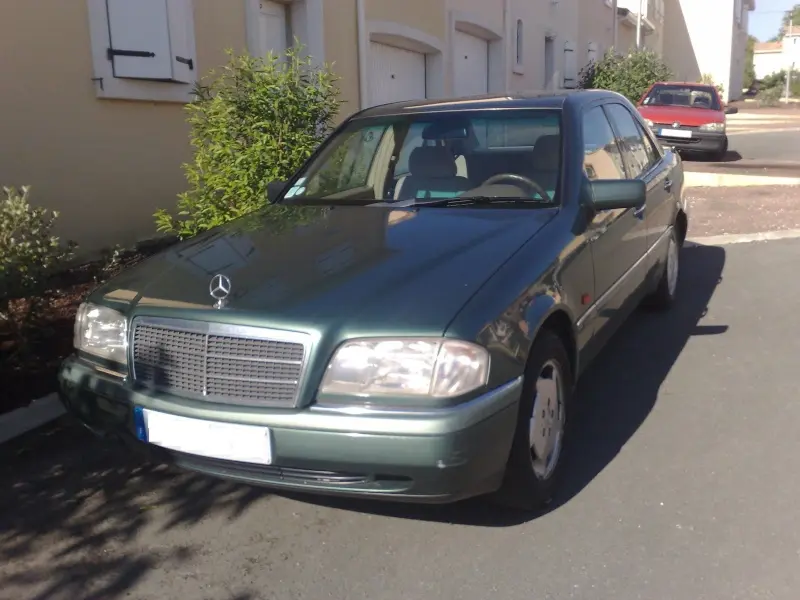 Mercedes-Benz  C 220 Elegance 3